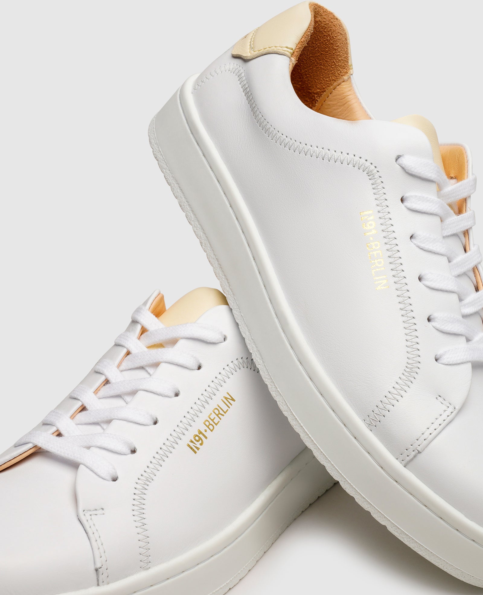 Stylische Damen-Sneaker aus Glattleder N91 bei Shoepassion